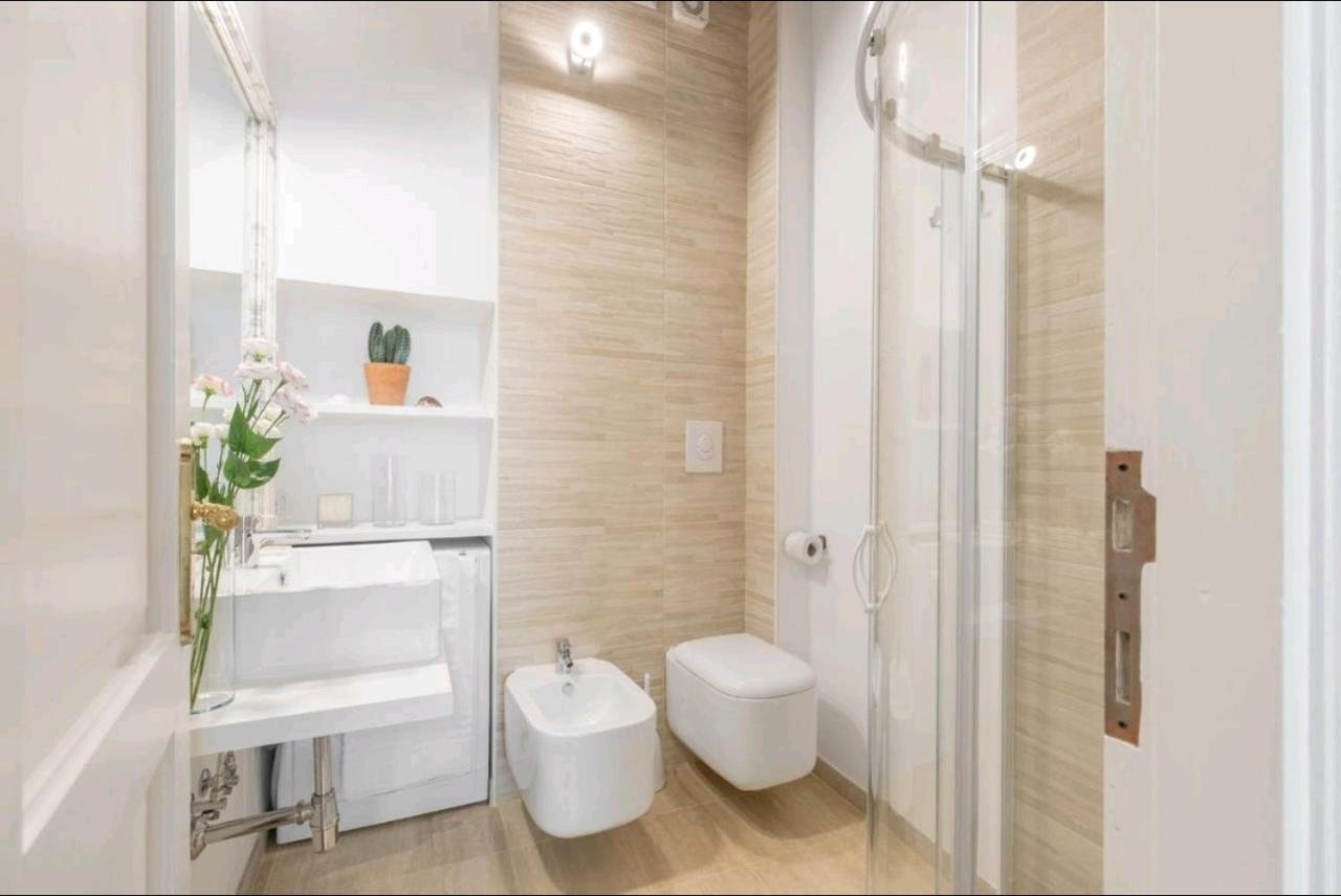 Spanish Modern Apartament โรม ภายนอก รูปภาพ
