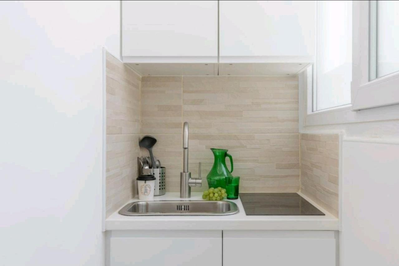 Spanish Modern Apartament โรม ภายนอก รูปภาพ